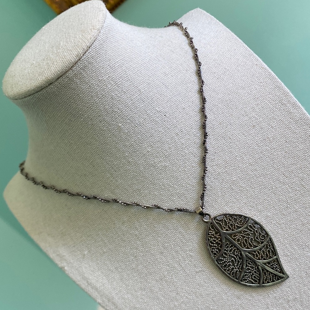Sterling Silver Vintage Double Chain and 925 Leaf Pendant Necklace 22”